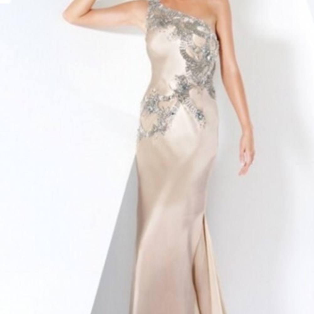 b. darlin gown - Picture 4 of 5
